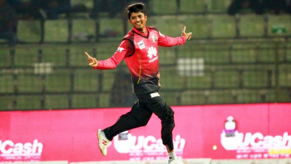 Mahedi Hasan's triple-wicket over put Victorians firmly in control