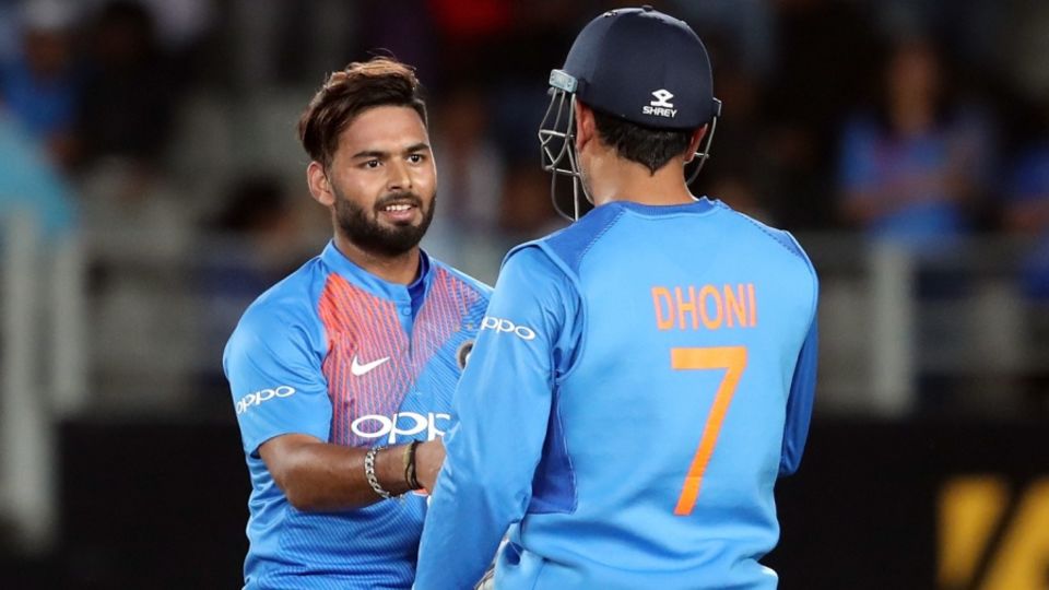 Rishabh Pant and MS Dhoni congratulate each other