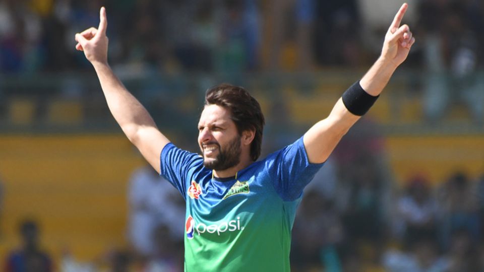 Shahid Afridi brings out his trademark starfish celebration