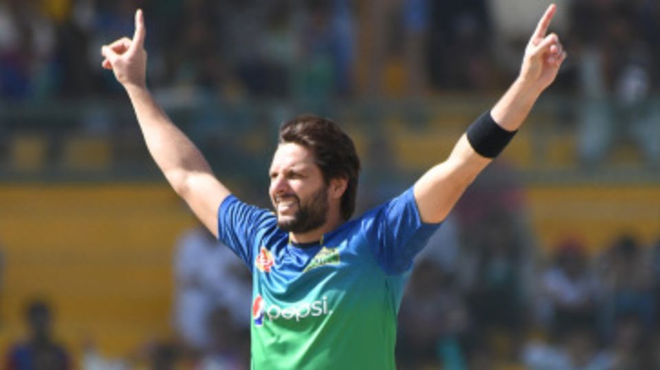 Shahid Afridi brings out his trademark starfish celebration