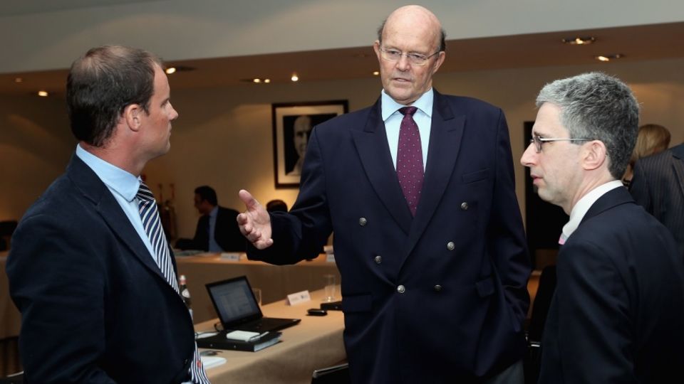 Vince van der Bijl at an ICC Cricket Committee meeting with Andrew Strauss (L) and David Kendix (R)