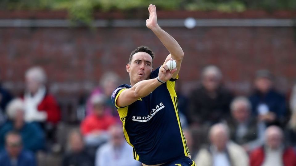Kyle Abbott of Hampshire bowls