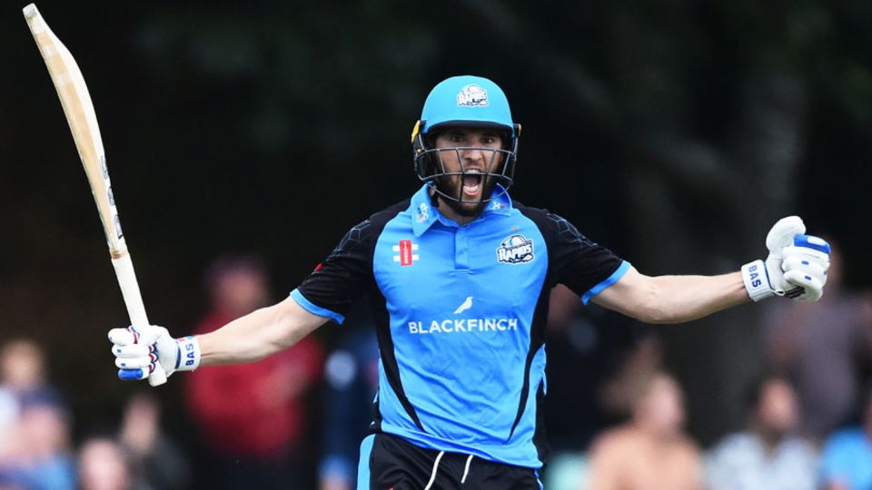 Wayne Parnell roars in celebration after seeing Worcestershire home