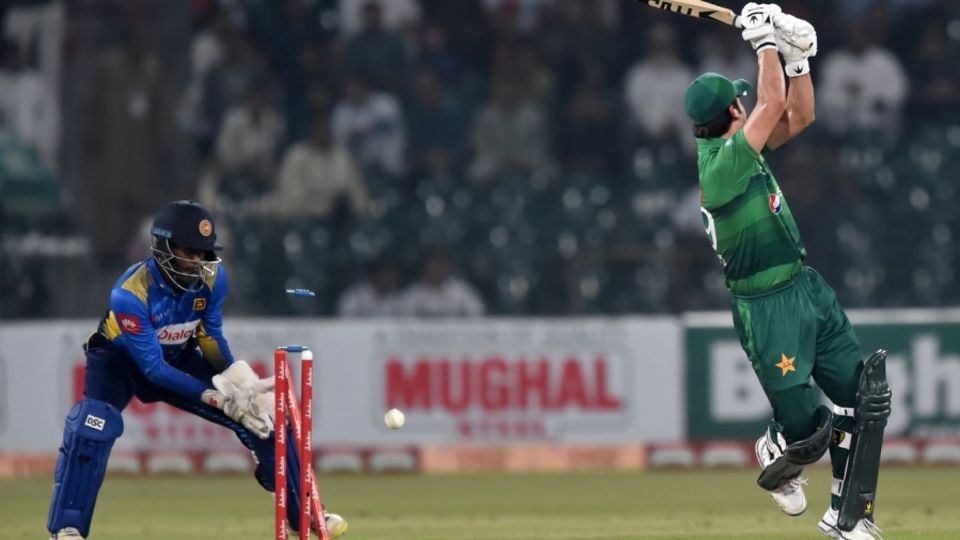 Ahmed Shehzad loses his leg stump