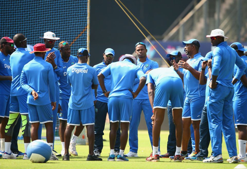 Simmons talks to the team during his last stint with them, at the T20 World Cup in 2016, which they won