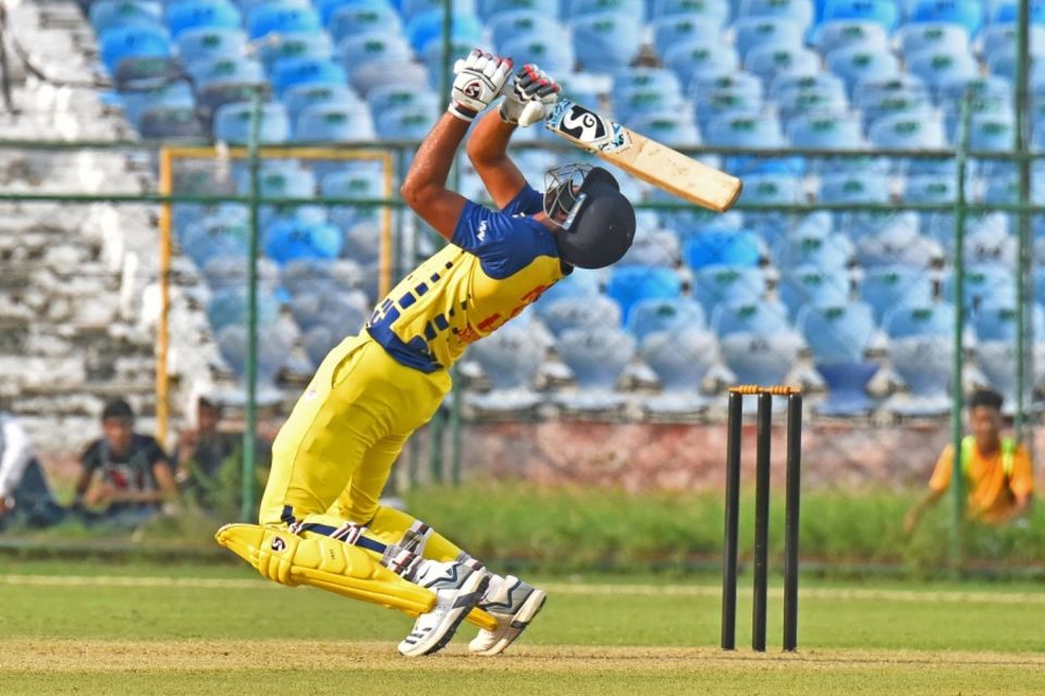 Shahrukh Khan hit one four and three sixes in his unbeaten 15-ball 33.