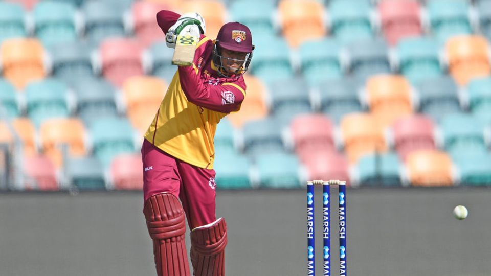 Usman Khawaja drives as his fine one-day form continued