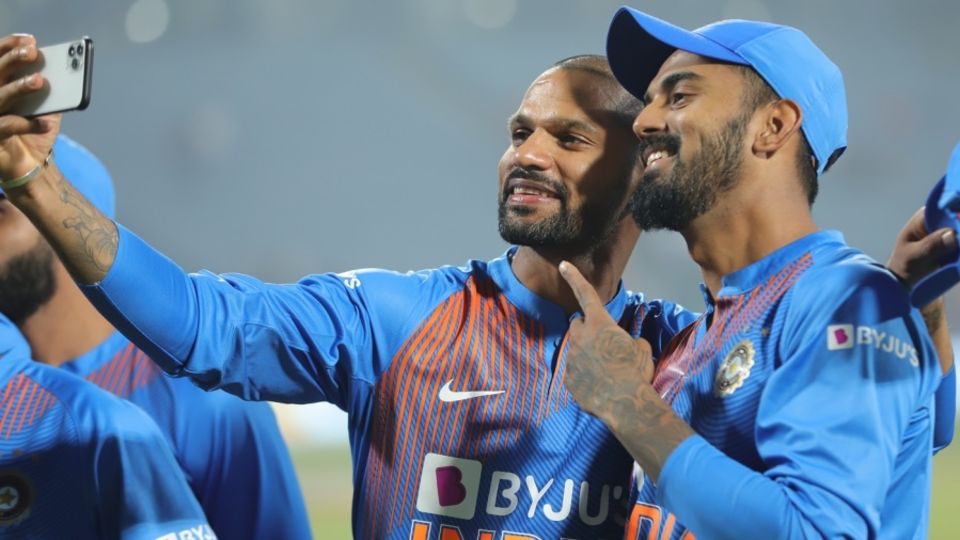 Shikhar Dhawan and KL Rahul pose for a selfie