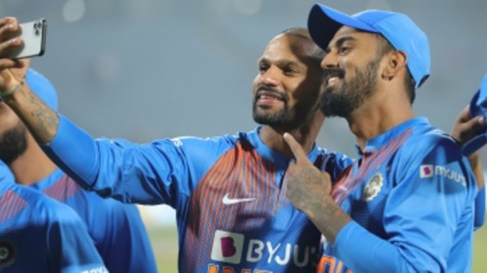 Shikhar Dhawan and KL Rahul pose for a selfie