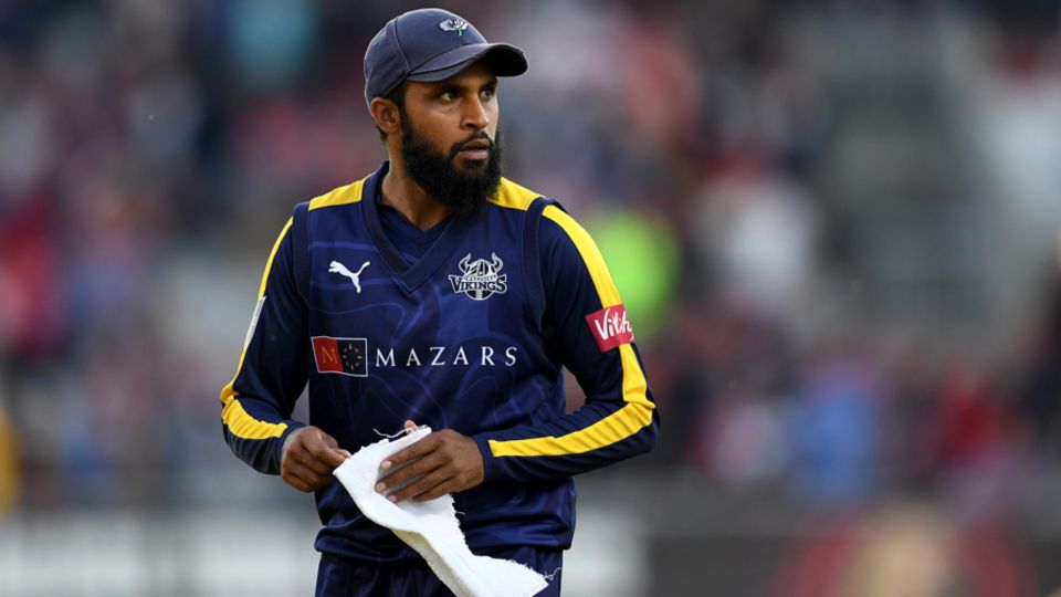 Adil Rashid signs white-ball Yorkshire contract but retains Test ambitions