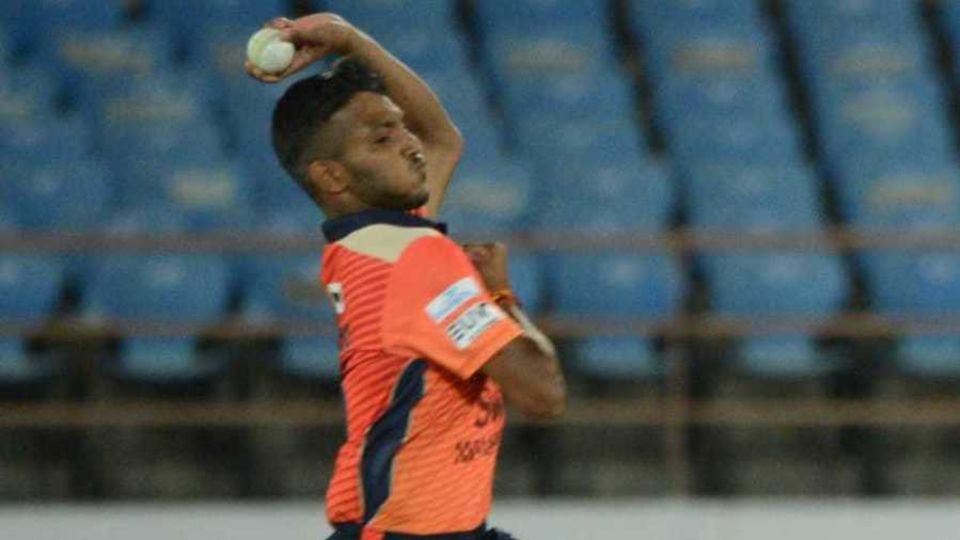 Chetan Sakariya loads up in his delivery stride