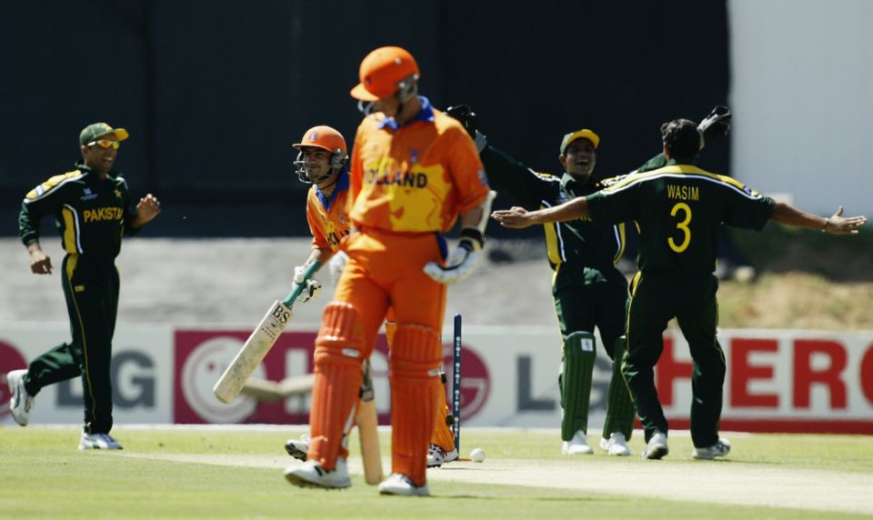 Wasim Akram has 916 international wickets, over 150 more than the next left-arm bowler on the list, Chaminda Vaas