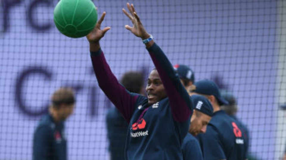 Jofra Archer warms up on the eve of the third Test