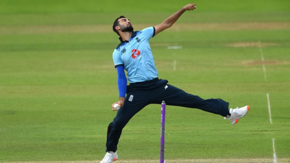 Saqib Mahmood prepares to uncoil