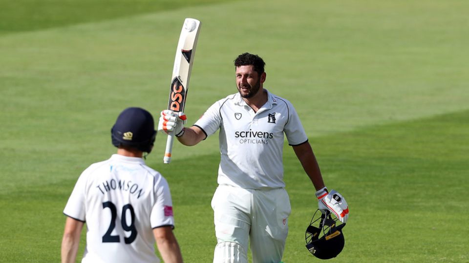 Tim Bresnan carried Warwickshire to their target