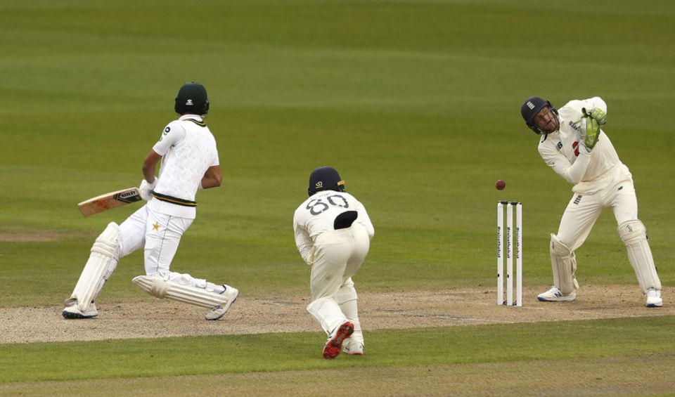 Buttler missed a stumping chance with Masood on 45