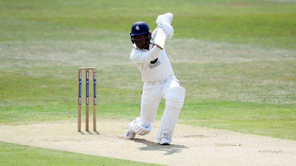 Daniel Bell-Drummond stretches out to drive