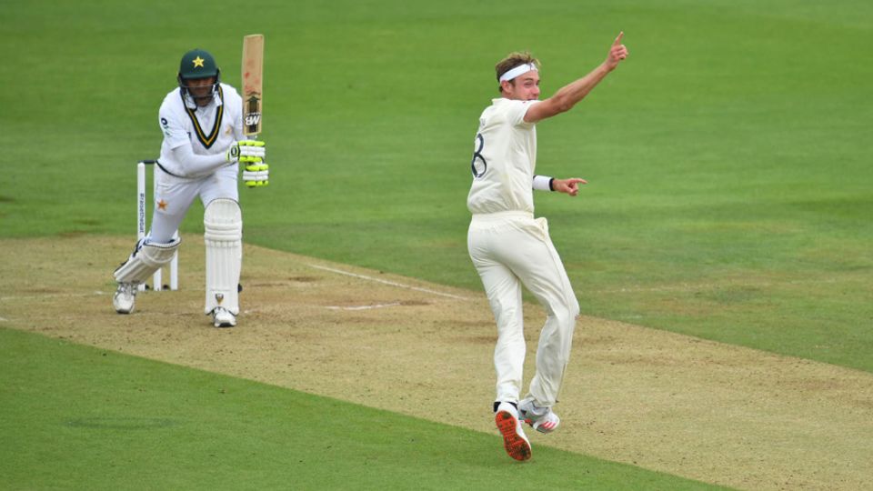 Stuart Broad trapped Mohammad Abbas lbw