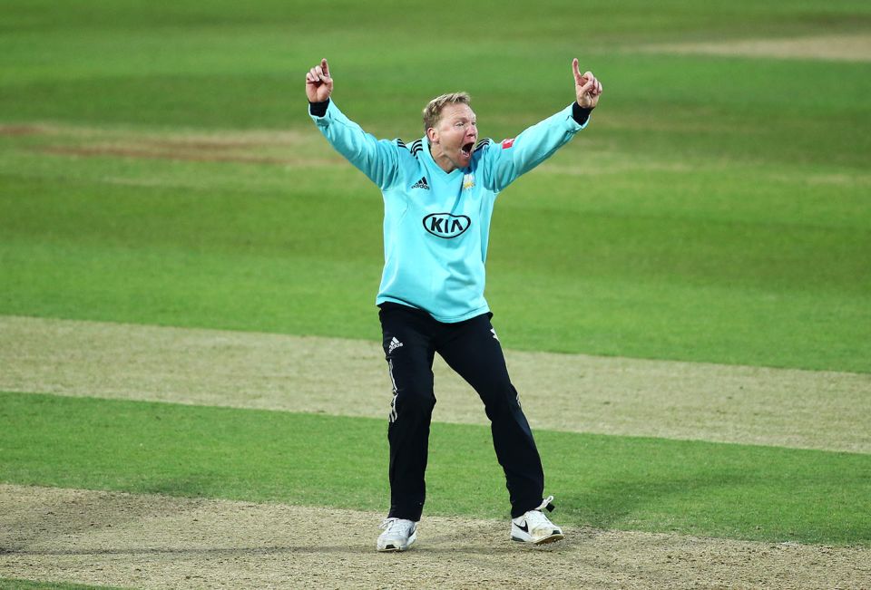 Gareth Batty belts out an appeal