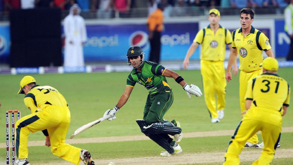 An exciting 2012 T20 between Australia and Pakistan ended with drama on the final ball of the Super Over