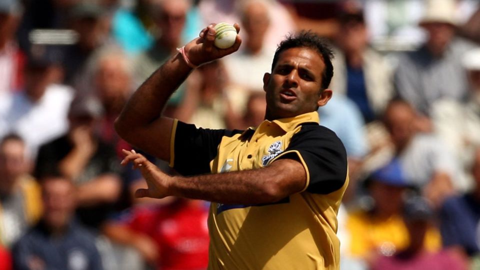 Rana Naved-ul-Hasan in action for Yorkshire in 2008