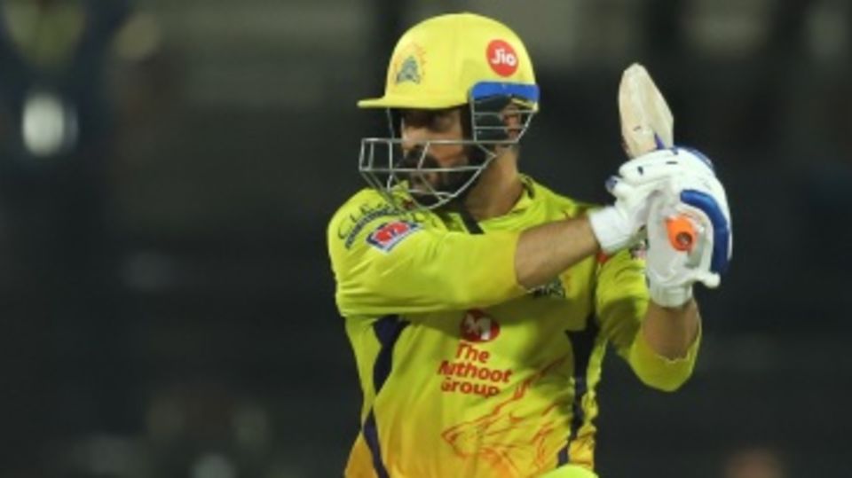 MS Dhoni goes on the back foot to cut square