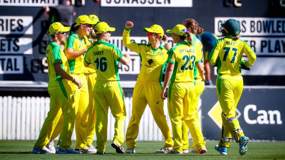 Australia beat New Zealand 3-0 at the start of the season