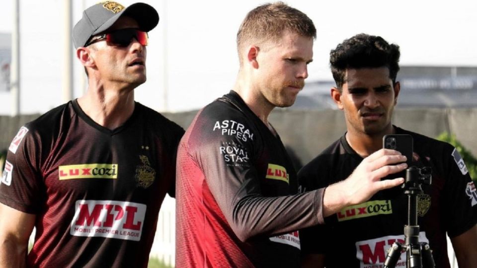 Lockie Ferguson and Shivam Mavi test out the Machineroad app at the KKR nets