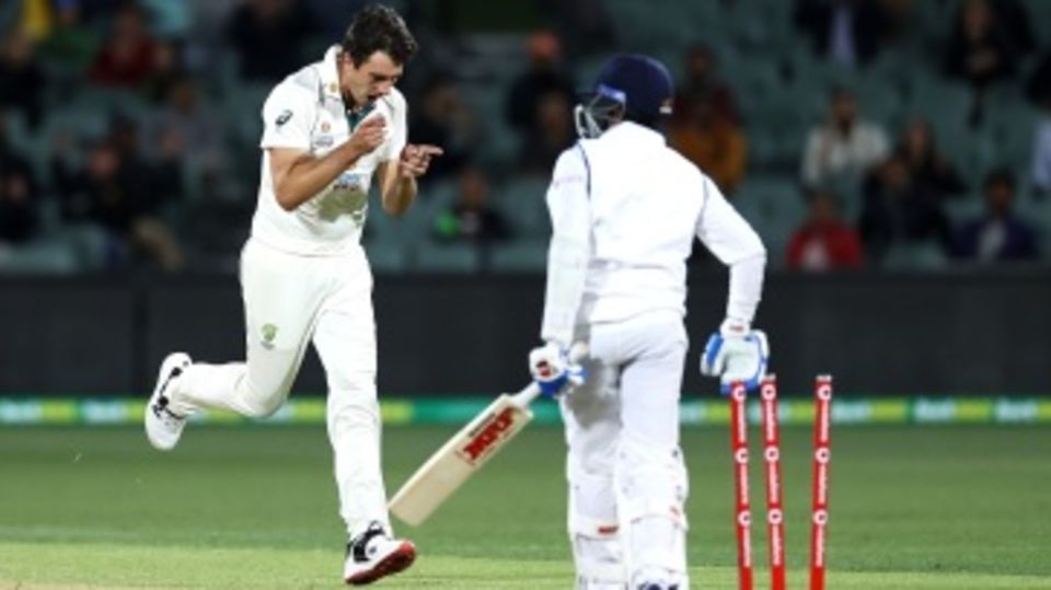 Pat Cummins celebrates Prithvi Shaw's wicket