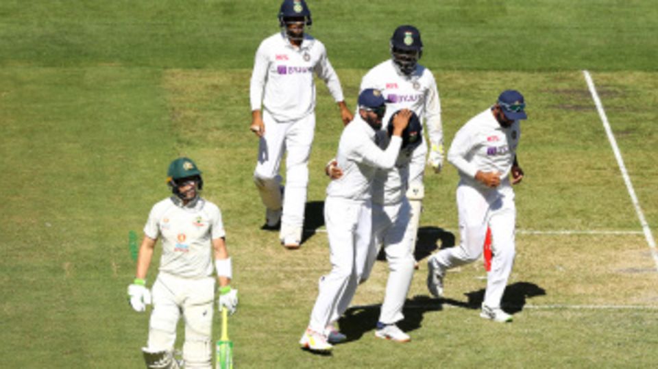Hanuma Vihari took a sharp catch at leg slip to dismiss Tim Paine