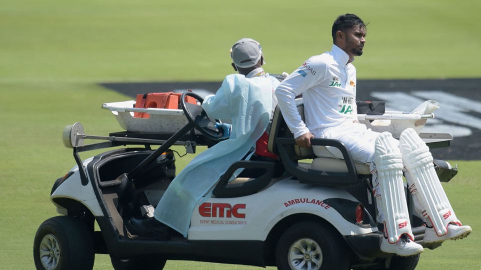 Dhananjaya de Silva was forced to retire hurt
