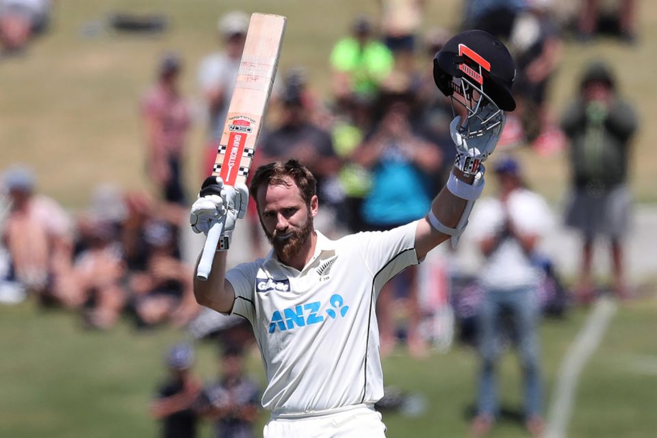 Kane Williamson acknowledges his home crowd after bringing up his 23rd Test hundred