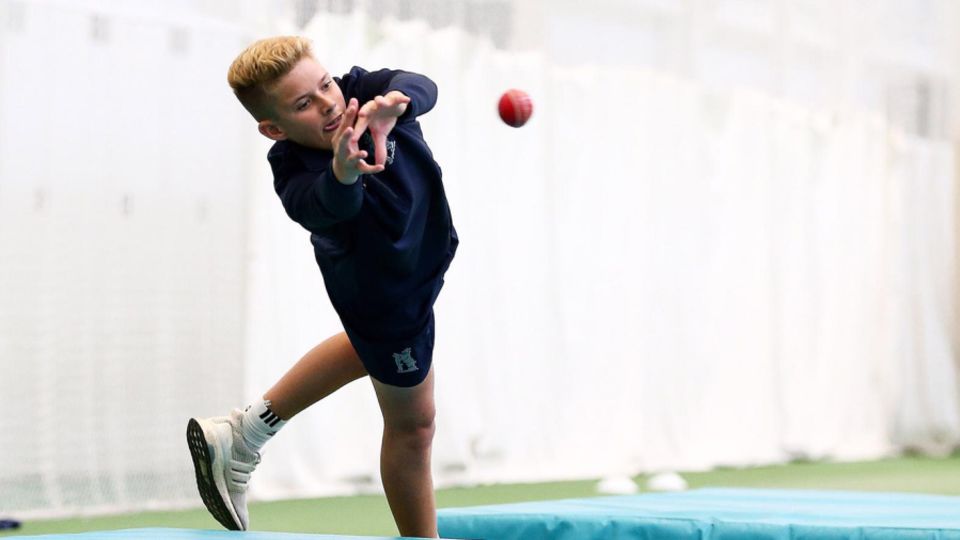 Jacob Bethell has signed a professional contract at Warwickshire