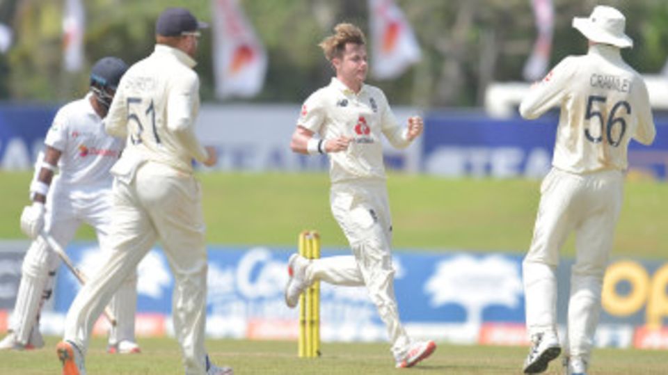 Sam Curran extracted Lahiru Thirimanne with the new ball