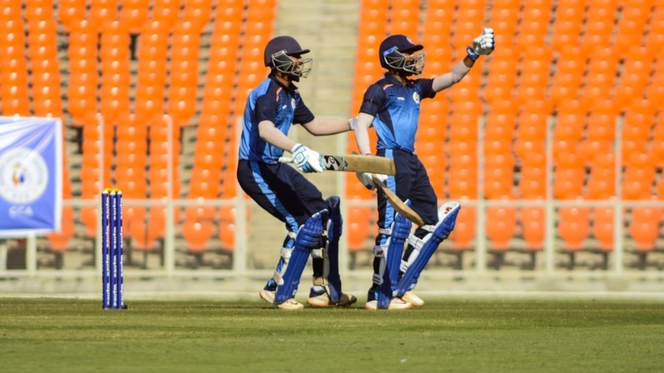 [File photo] Vishnu Solanki and Abhimanyusingh Rajput hit half-centuries