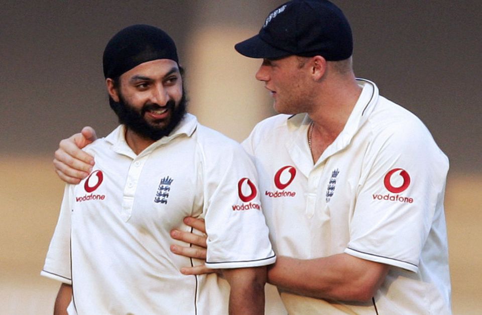 Monty Panesar and Andrew Flintoff in discussion during the Nagpur Test