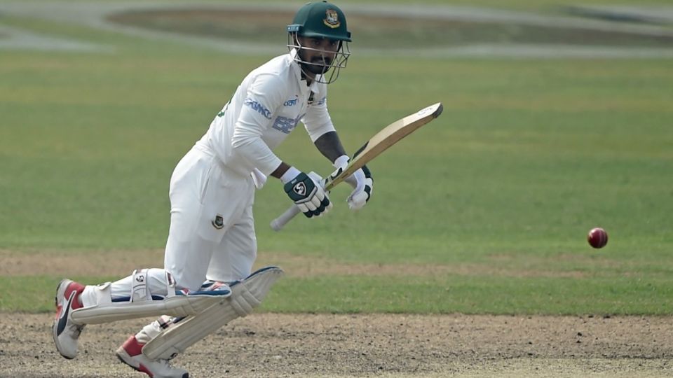 Liton Das helped Bangladesh recover, but he fell trying to sweep, which changed the game once more