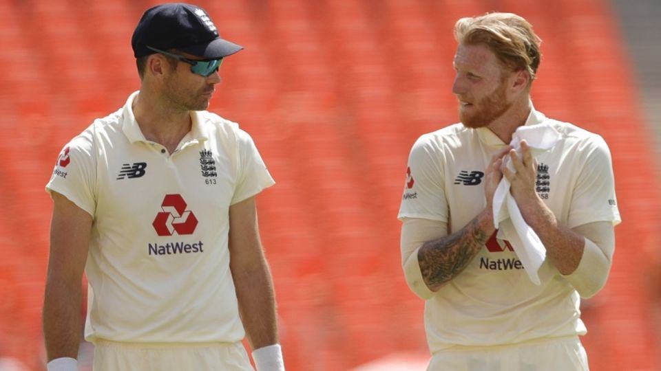 James Anderson and Ben Stokes chat in the middle