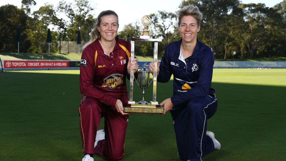 Who will claim this? Georgia Redmayne and Elyse Villani with the Ruth Preddey Cup