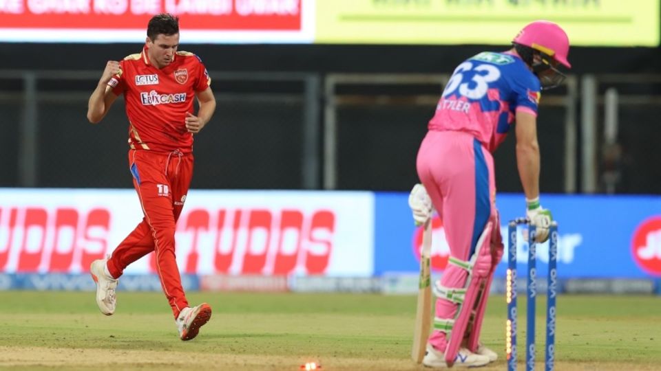 Jhye Richardson produced an excellent delivery to remove Jos Buttler, but has also gone at 10 an over