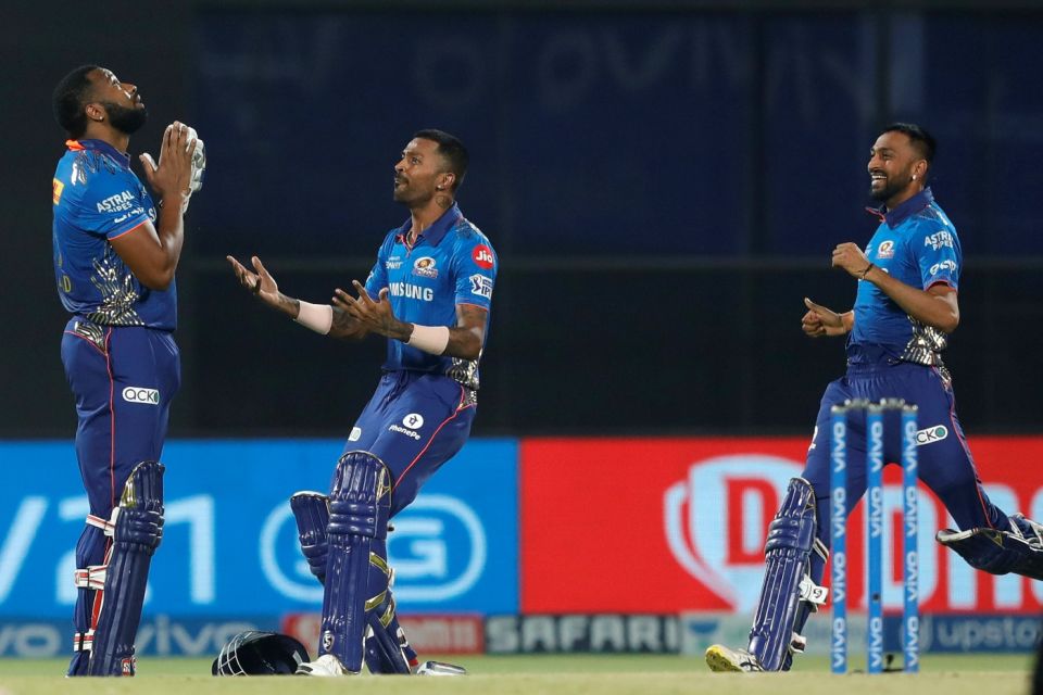 The Pandya brothers run to congratulate Kieron Pollard on taking Mumbai home in a chase of 219