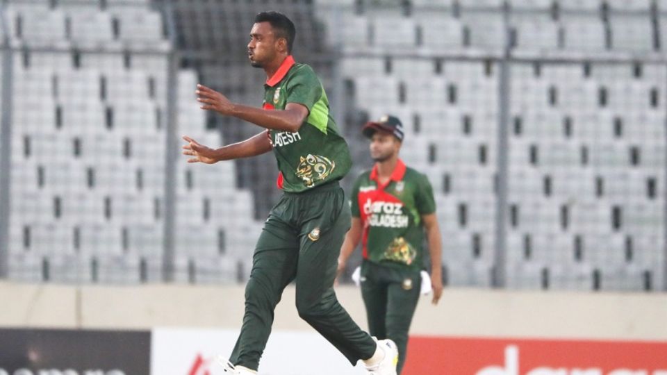 File photo: Shoriful Islam's four-for restricted Zimbabwe to 240
