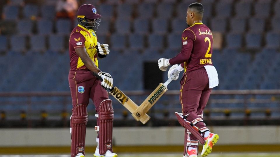 Dwayne Bravo and Shimron Hetmyer put on a record 103 in 10.1 overs