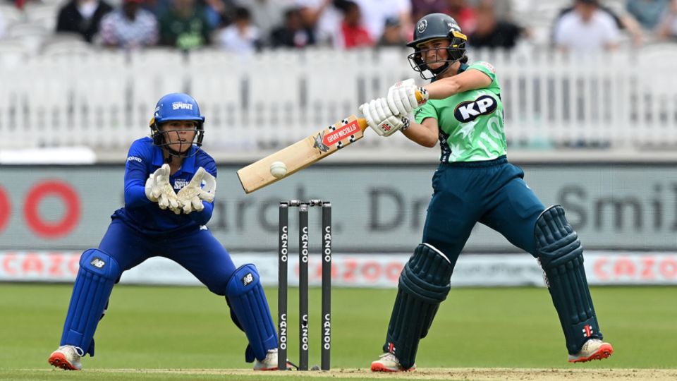 Alice Capsey top-scored for the Invincibles with 59