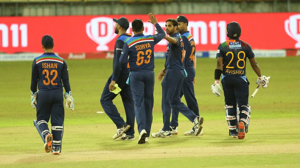 Bhuvneshwar Kumar came back after his first spell to pick wickets