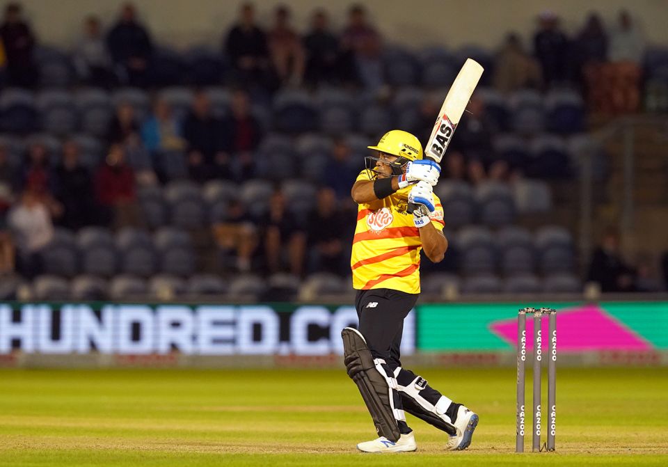 Samit Patel bludgeons into the leg side