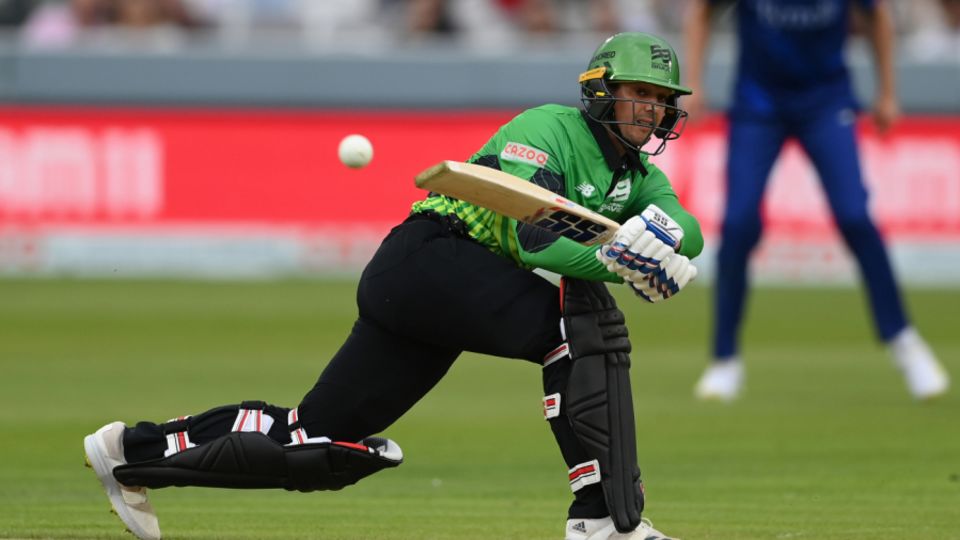 Quinton de Kock nails a sweep en route to his matchwinning 72 not out
