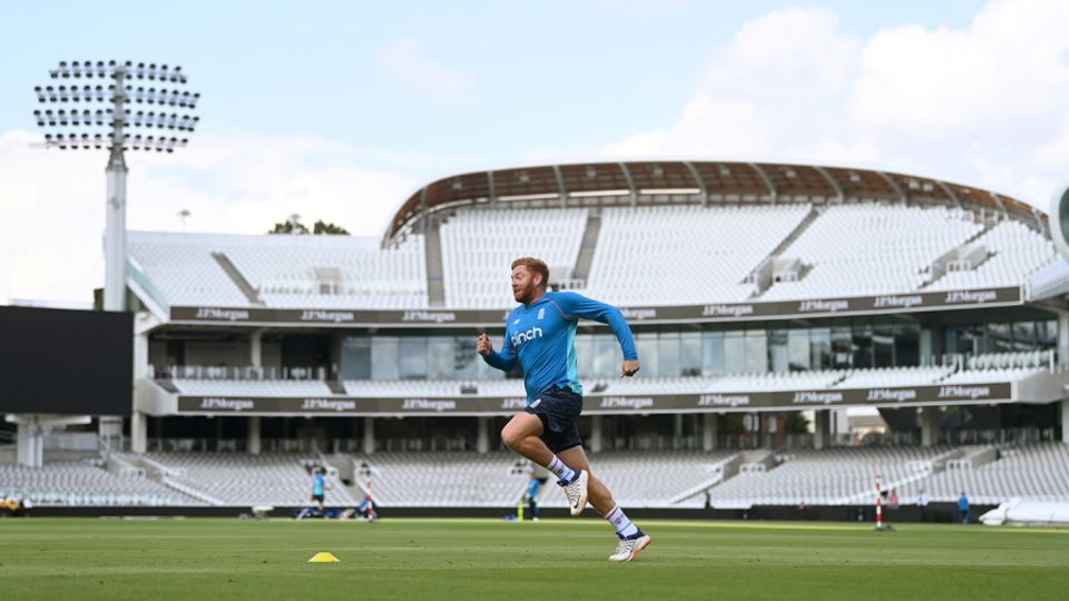 Jonny Bairstow sprints during England training