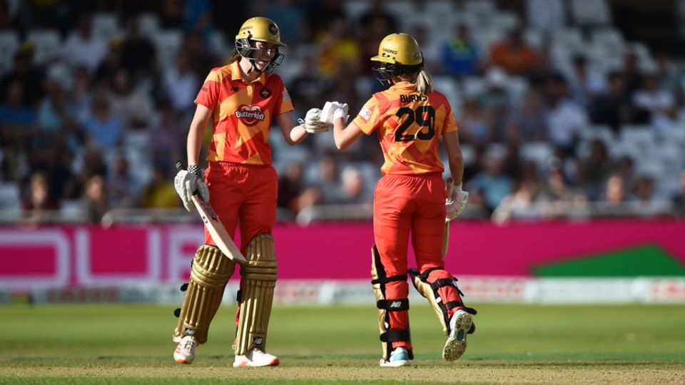 Emily Arlott and Erin Burns put on a crucial 48 runs off 30 balls for Birmingham Phoenix