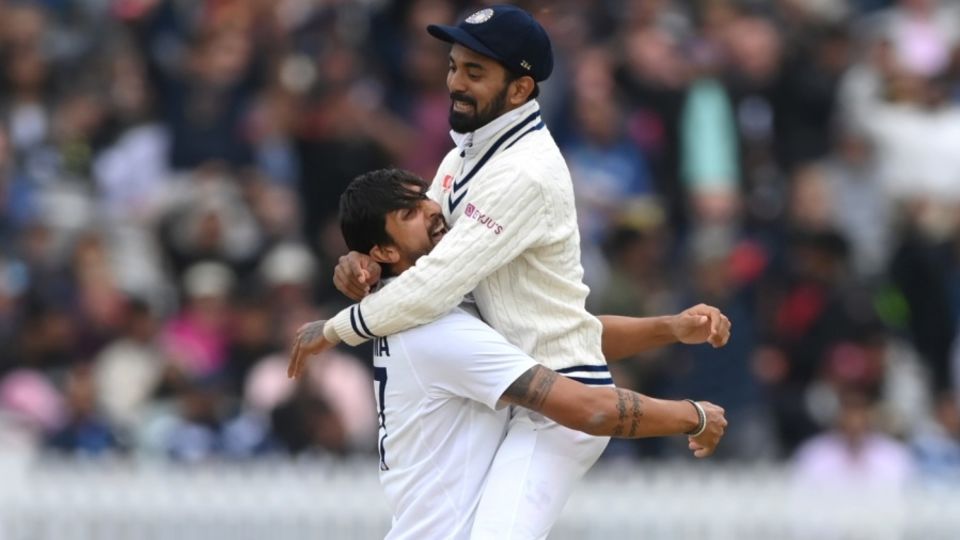 Ishant Sharma and KL Rahul celebrate
